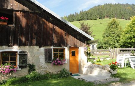 G&icirc;te n&deg;25G515 Les Gras - Doubs - photo