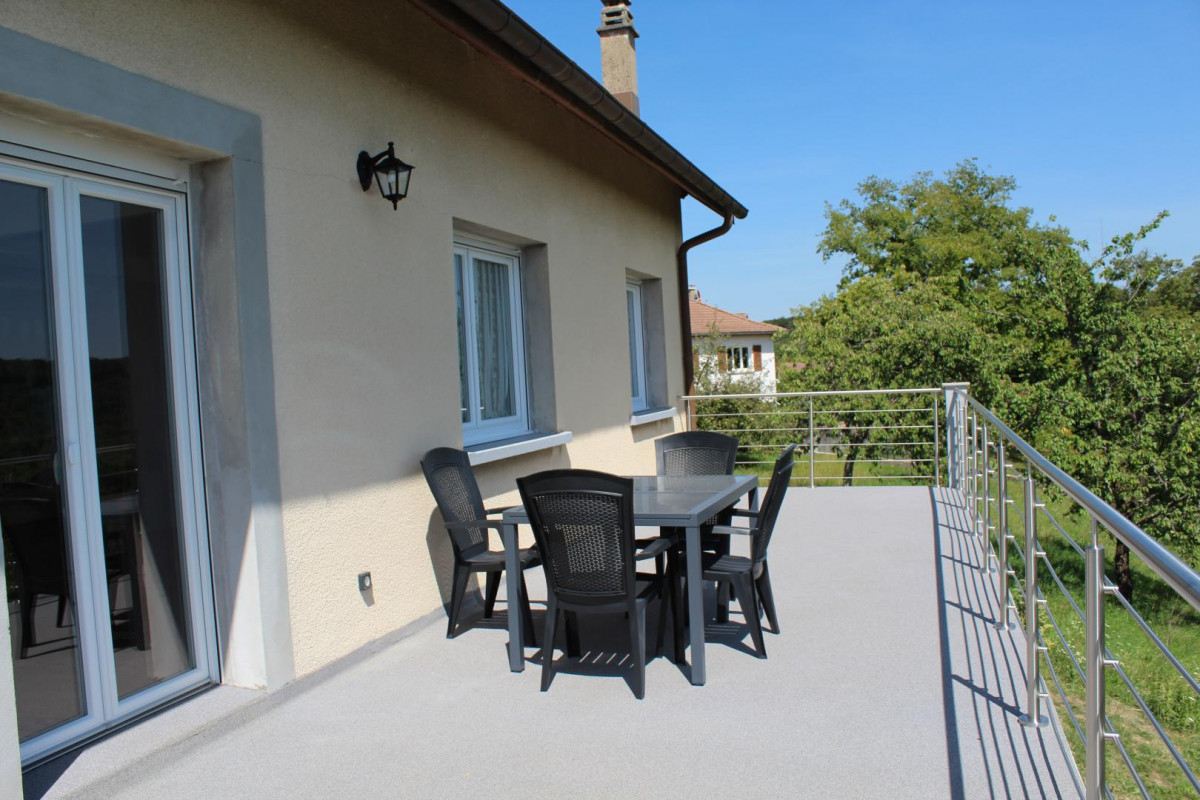 photo 0