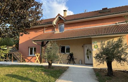 G&icirc;te de groupe n&deg;25G599 Montenois - Doubs - photo