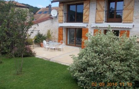 G&icirc;te n&deg;25G222 La Breteni&egrave;re - Doubs - Vue arri&egrave;re sur terrasse