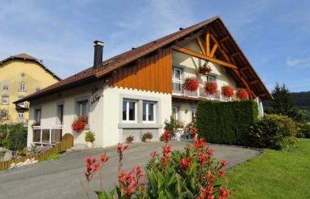gîte à gauche de la maison Gîte n°25G387 Les Fins - Doubs - gîte à gauche de la maison