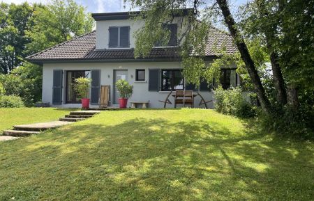 G&icirc;te n&deg;25G589 Saules - Doubs - Maison c&ocirc;t&eacute; rue de la Fontaine 