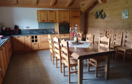 G&icirc;te n&deg;25G33 Le Bizot - Doubs - Salle de s&eacute;jour avec cuisine tute &eacute;quip&eacute;e 